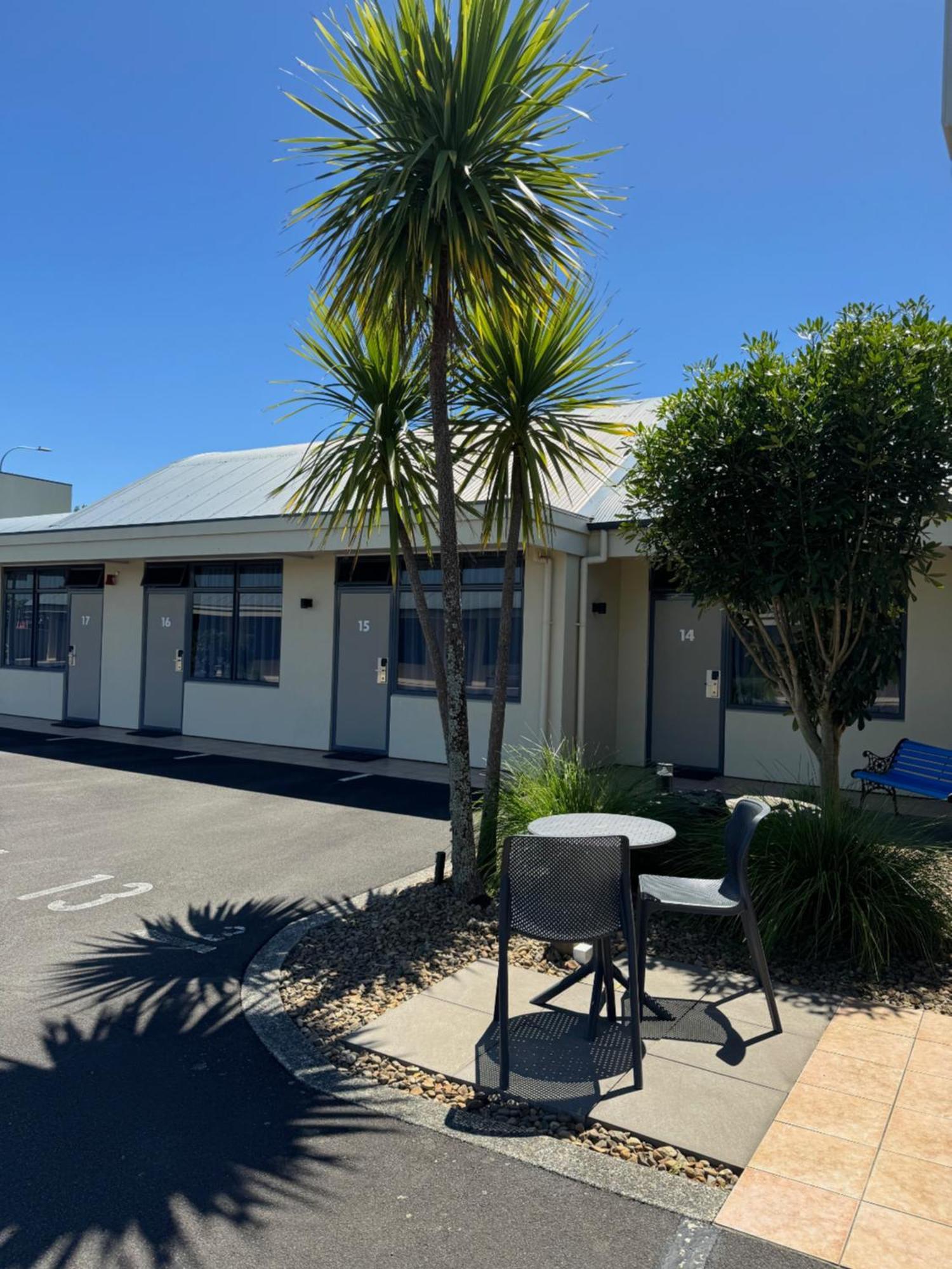 Academy Motor Inn Tauranga Buitenkant foto