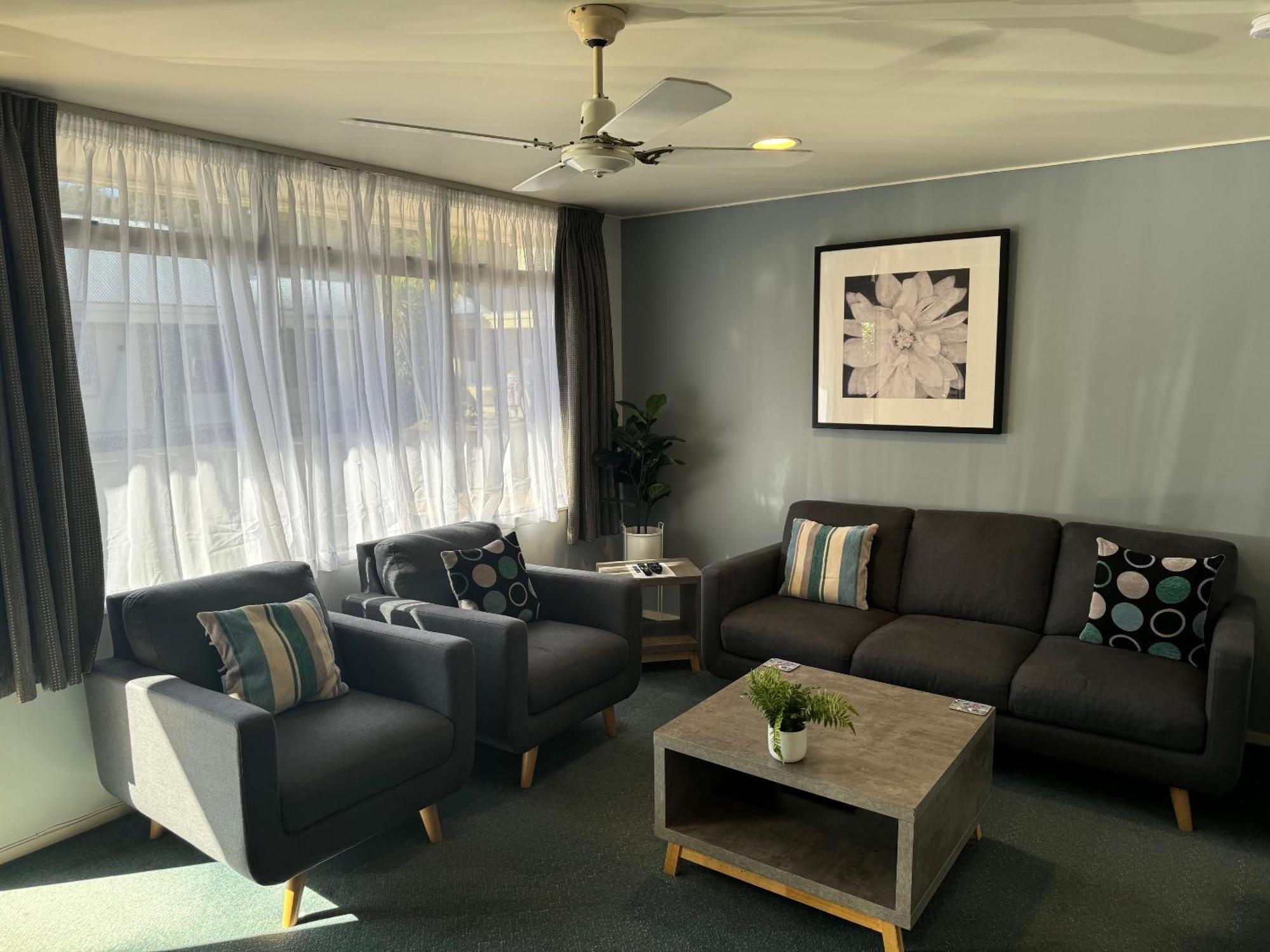 Academy Motor Inn Tauranga Buitenkant foto