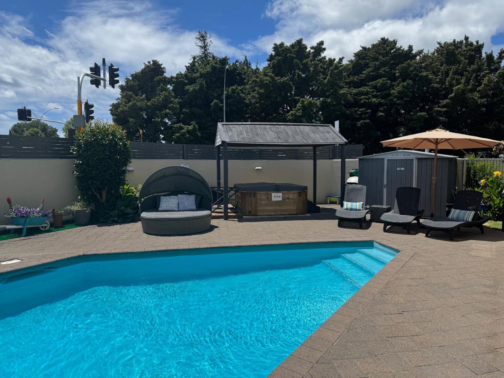 Academy Motor Inn Tauranga Buitenkant foto