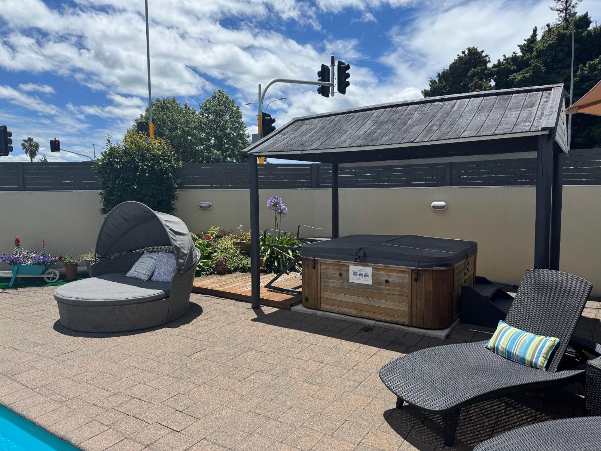 Academy Motor Inn Tauranga Buitenkant foto