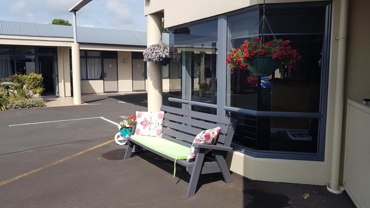 Academy Motor Inn Tauranga Buitenkant foto